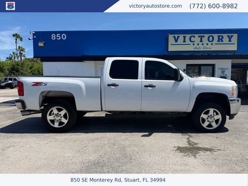 Used 2013 Chevrolet Silverado 2500 W/T AWD/4WD image 2