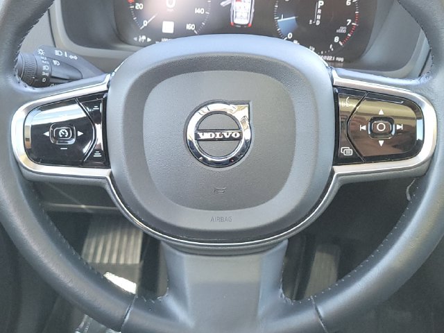 Used 2021 Volvo XC90 T6 Momentum AWD/4WD image 14
