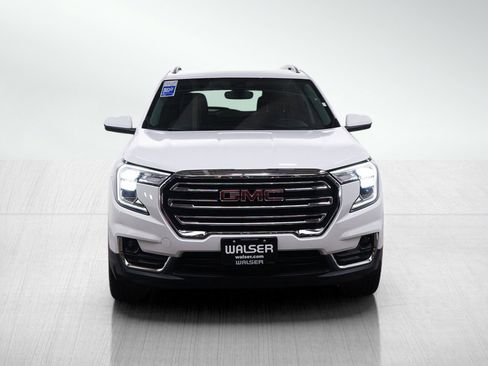 Used 2024 GMC Terrain SLT image 8