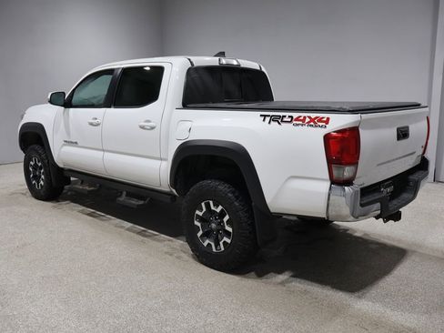 Used 2017 Toyota Tacoma TRD Off-Road w/ Tow Package (A/T) image 6