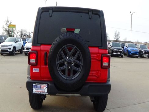 Certified 2025 Jeep Wrangler Unlimited Sport AWD/4WD image 7