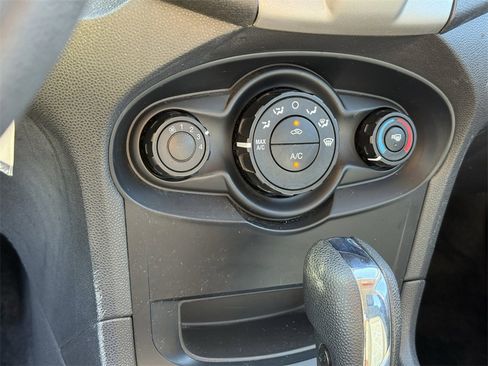 Used 2011 Ford Fiesta SE w/ 202A Rapid Spec Order Code image 25