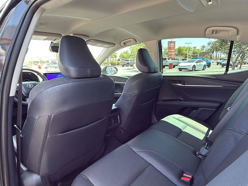 Used 2025 Toyota Camry XLE FWD image 23