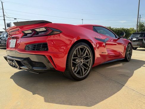 Used 2026 Chevrolet Corvette Z06 RWD image 6