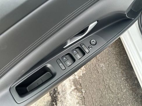 New 2026 Hyundai Elantra Limited image 11