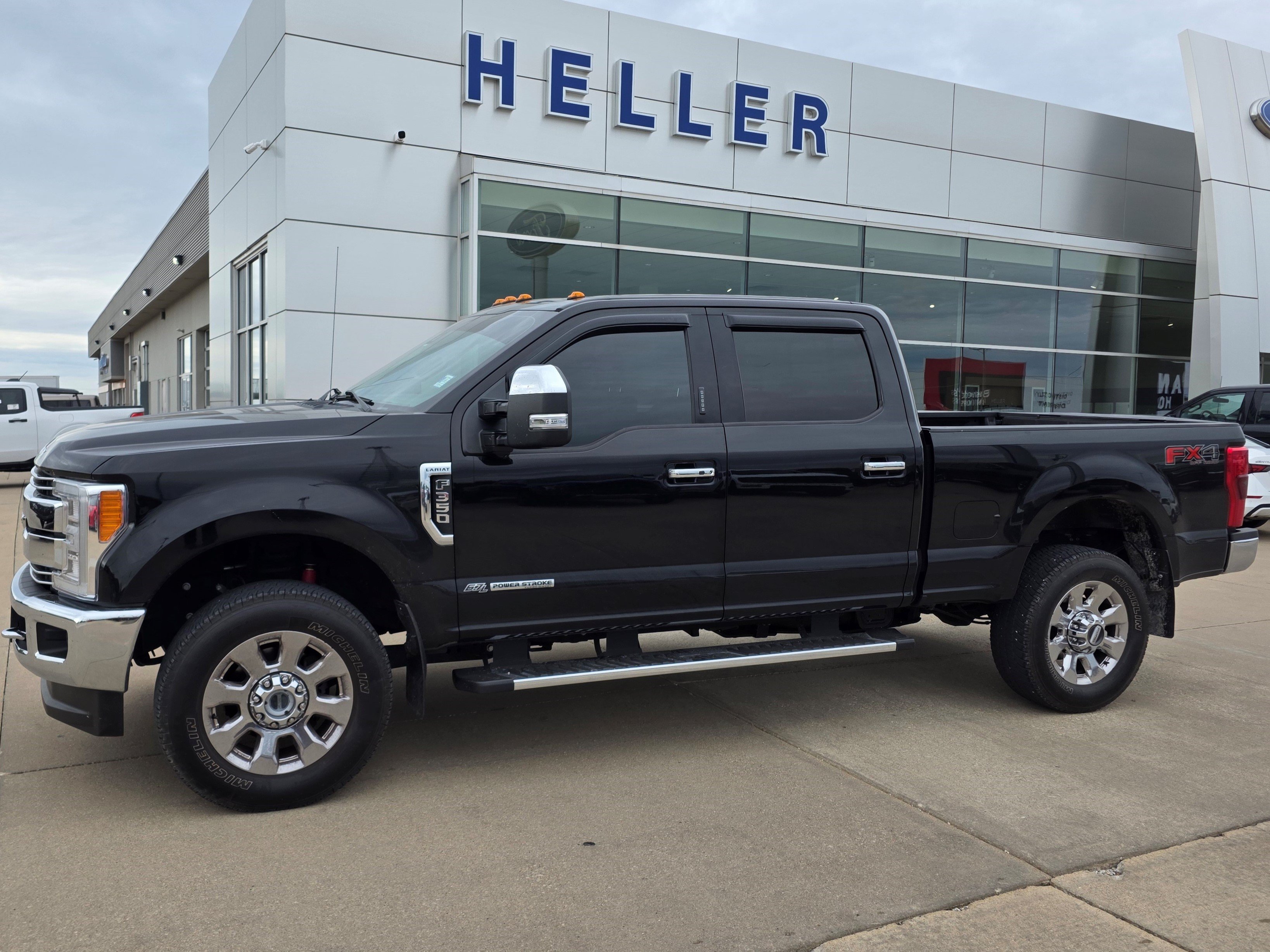 Used 2017 Ford F350 Lariat w/ Lariat Ultimate Package AWD/4WD image 3