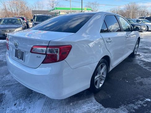 Used 2012 Toyota Camry LE image 5