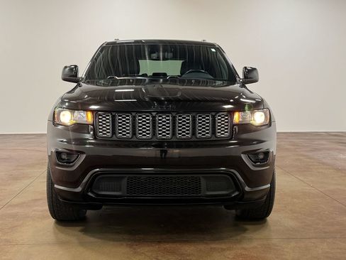 Used 2020 Jeep Grand Cherokee Altitude AWD/4WD image 29