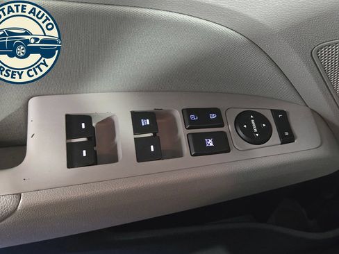 Used 2018 Hyundai Elantra SEL FWD image 23