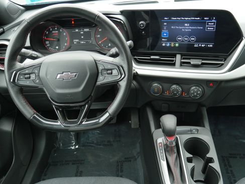 Certified 2024 Chevrolet Trax RS w/ Driver Confidence Package FWD image 15