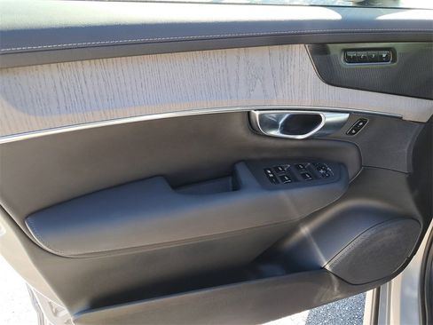 Used 2025 Volvo XC90 B5 Ultra w/ Lounge Package image 20