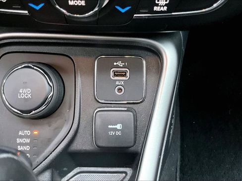 Used 2021 Jeep Compass Latitude AWD/4WD image 15