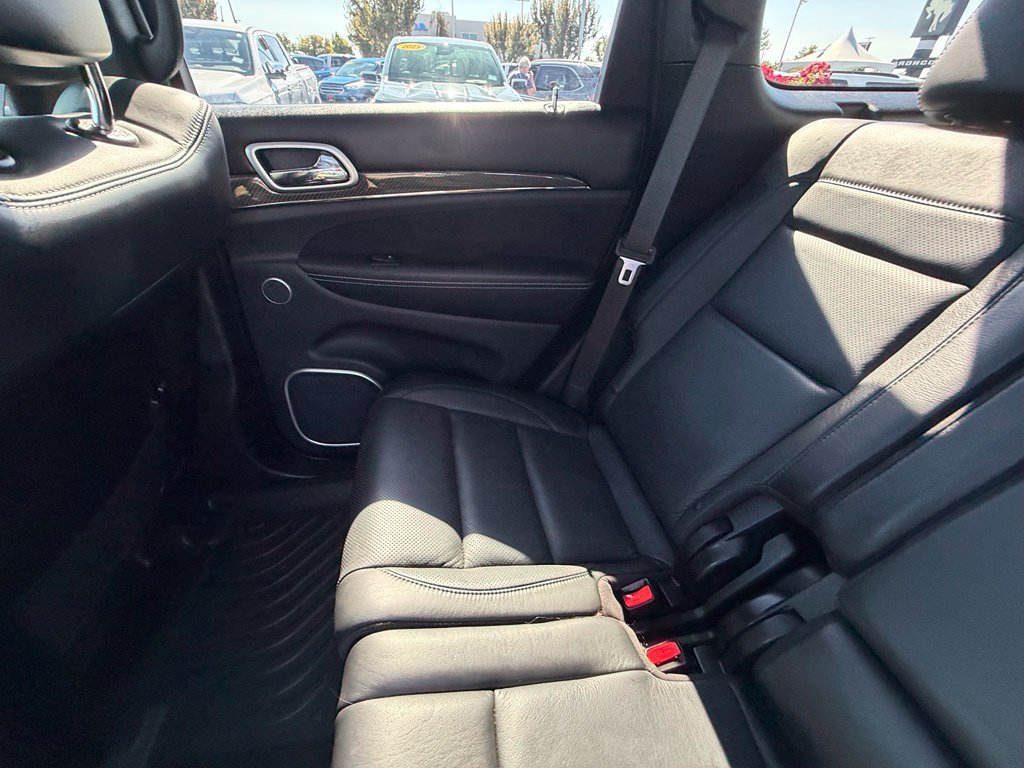 Used 2016 Jeep Grand Cherokee SRT AWD/4WD image 33