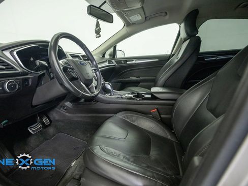 Used 2016 Ford Fusion Titanium FWD image 10