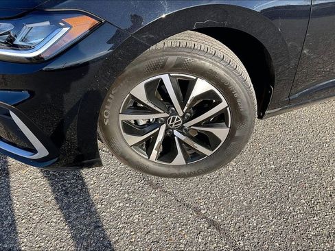 Used 2025 Volkswagen Jetta S image 4