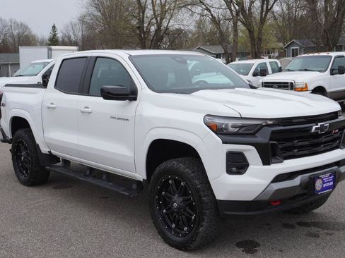 Used 2023 Chevrolet Colorado Z71 w/ Z71 Convenience Package 2 AWD/4WD image 7