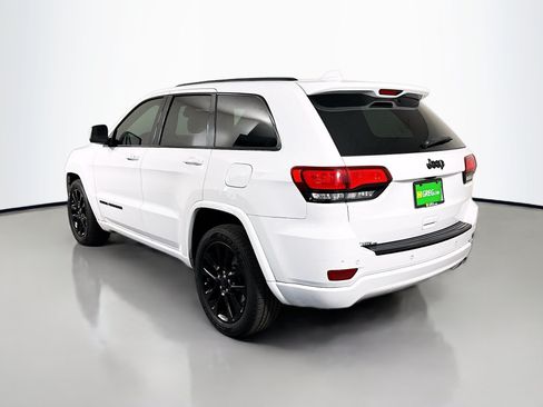 Used 2017 Jeep Grand Cherokee Altitude RWD image 7