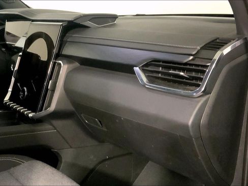 Used 2025 GMC Acadia Elevation FWD image 17