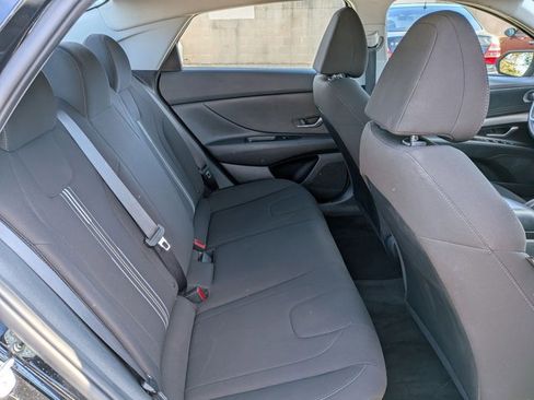 Used 2021 Hyundai Elantra SEL image 19