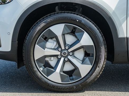 New 2026 Volvo XC40 B5 Plus w/ Climate Package image 18