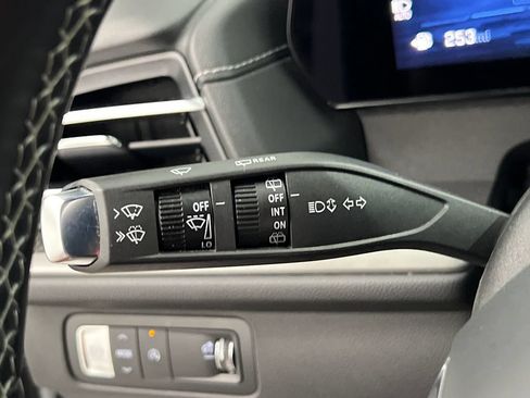 Used 2024 Chevrolet Traverse LT FWD image 60