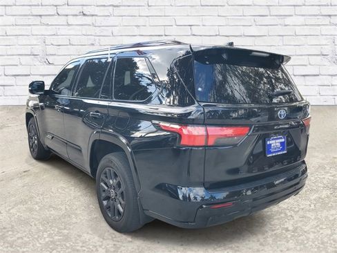 Used 2023 Toyota Sequoia Platinum image 2