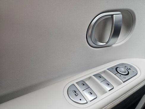 Used 2023 Hyundai Ioniq 5 SEL image 33