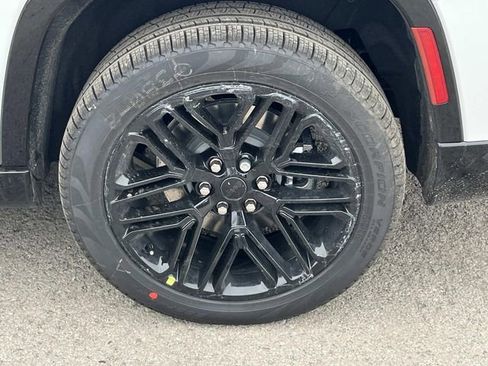 New 2026 Jeep Grand Wagoneer L Limited image 11