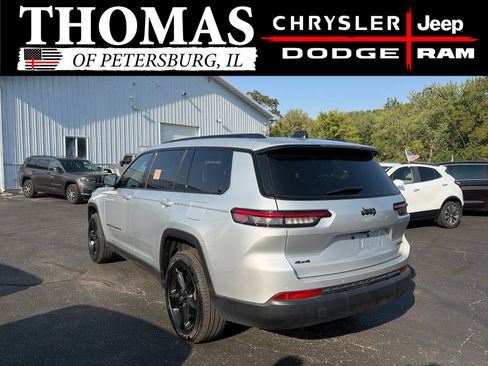 Used 2025 Jeep Grand Cherokee L Limited w/ Black Appearance Package AWD/4WD image 5
