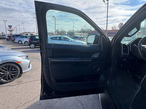 Used 2019 Ford Expedition XLT w/ Equipment Group 202A image 10