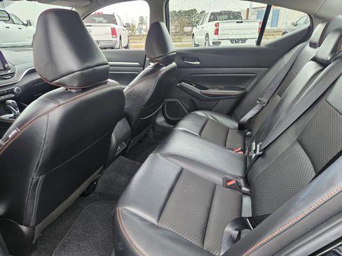 Used 2025 Nissan Altima 2.5 SR image 10