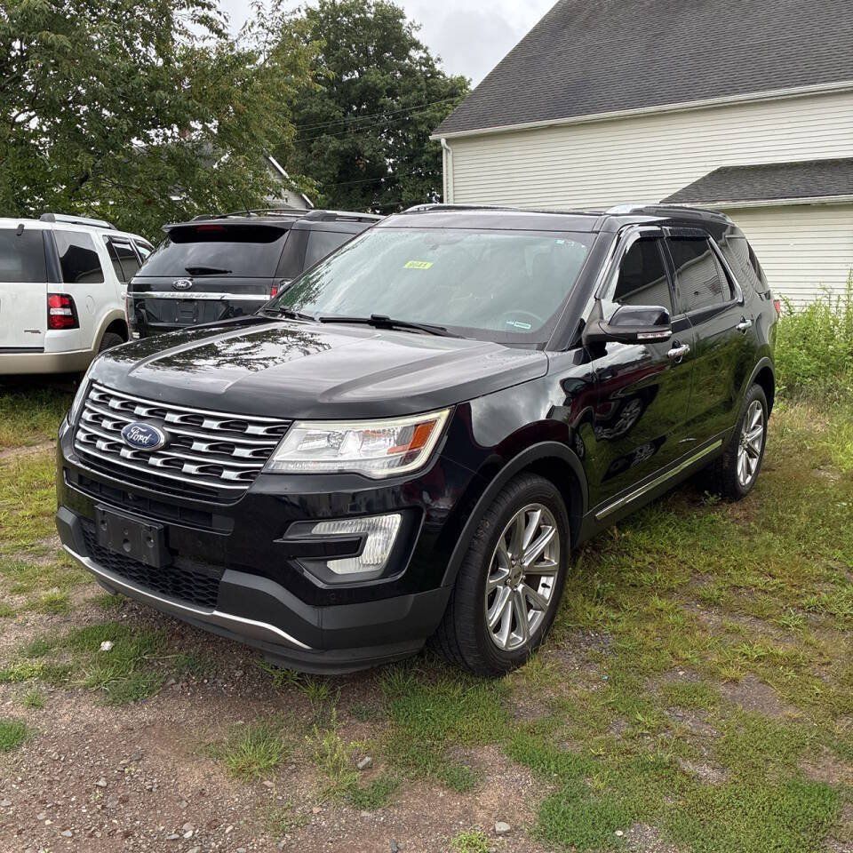 Used 2017 Ford Explorer Limited AWD/4WD image 1