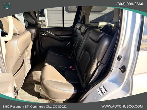 Used 2011 Nissan Pathfinder Silver image 10