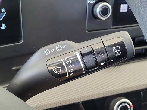 Used 2025 Kia Sportage LX image 13
