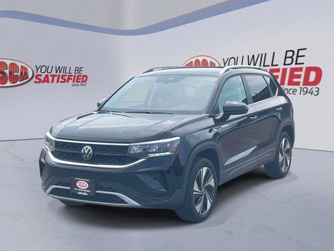 Used 2024 Volkswagen Taos SE AWD/4WD image 4