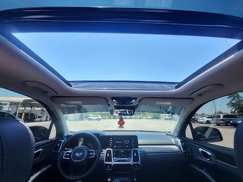 Used 2021 Kia Sorento EX w/ Panoramic Sunroof Package FWD image 5