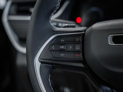 New 2025 Jeep Grand Cherokee Altitude image 27