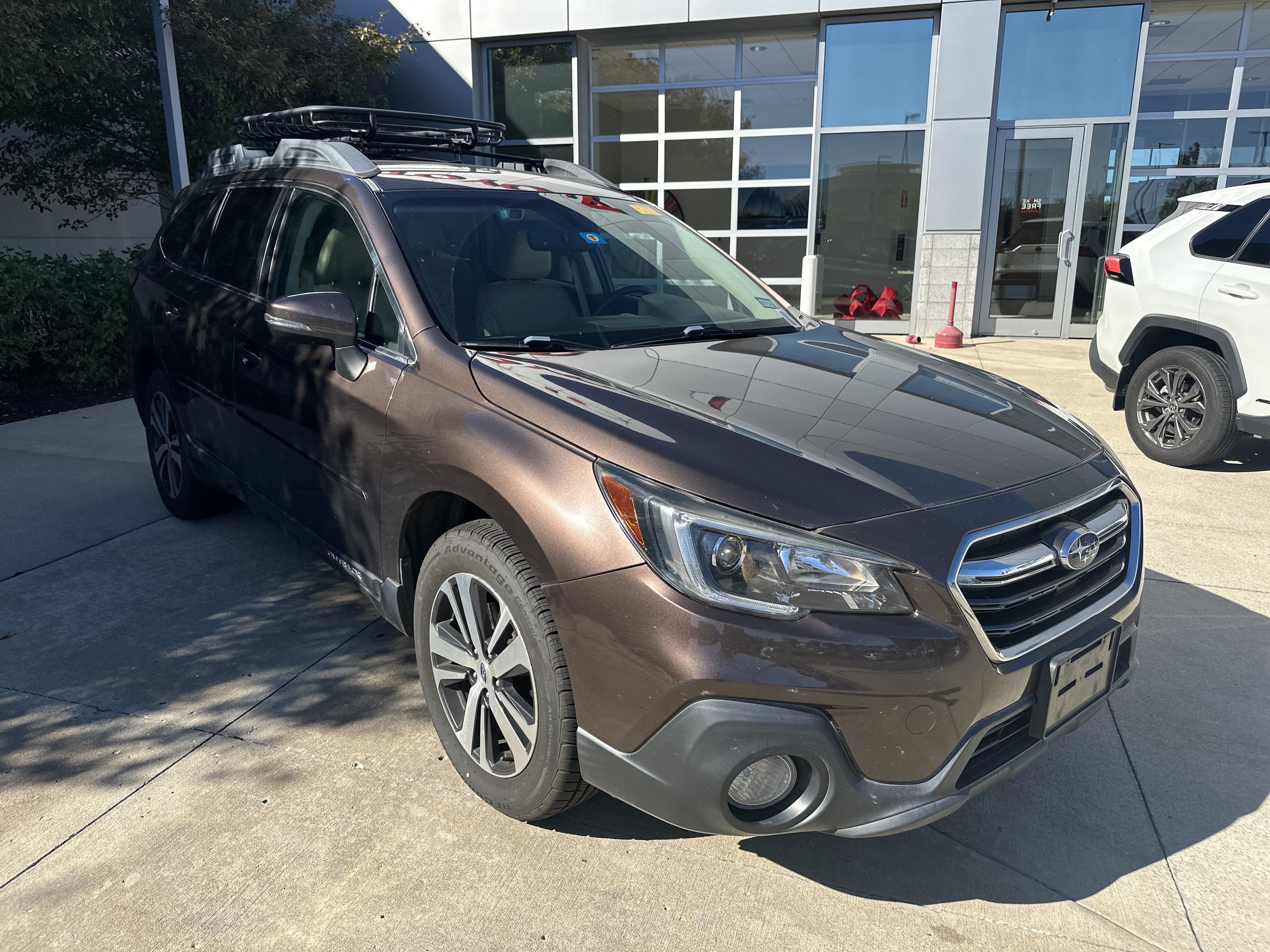 Used 2019 Subaru Outback 2.5i Limited AWD/4WD image 2