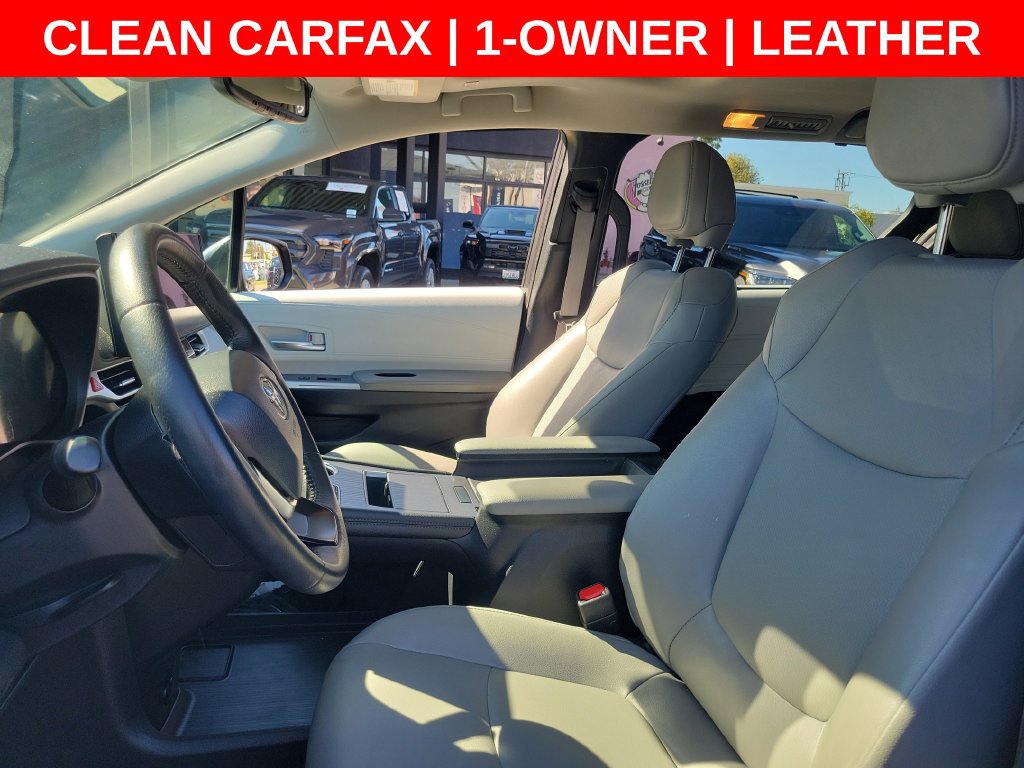 Used 2025 Toyota Sienna XLE FWD image 17