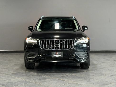 Used 2021 Volvo XC90 T5 Momentum w/ Protection Package Premier FWD image 3
