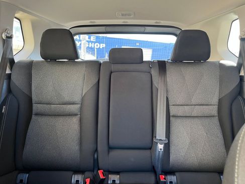 Used 2025 Nissan Rogue SV image 40