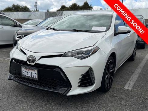 Certified 2018 Toyota Corolla XSE FWD image 2