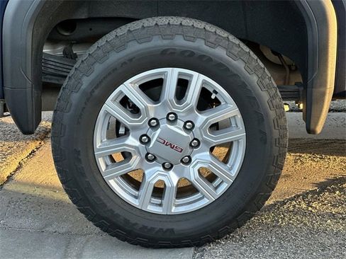 Used 2023 GMC Sierra 2500 SLT w/ SLT Convenience Package image 32