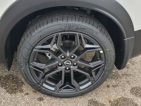 New 2026 Nissan Kicks SR w/ SR Premium Package image 9