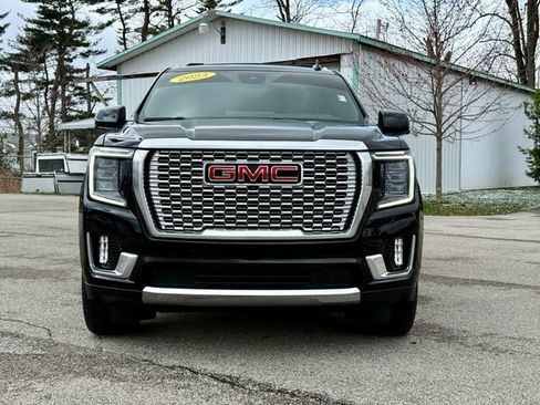 Used 2023 GMC Yukon XL Denali w/ LPO, Floor Liner Package image 3