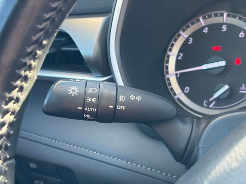 Used 2022 Toyota Highlander XLE image 17