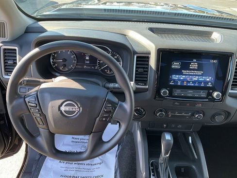 Used 2024 Nissan Frontier SV w/ Technology Package image 5