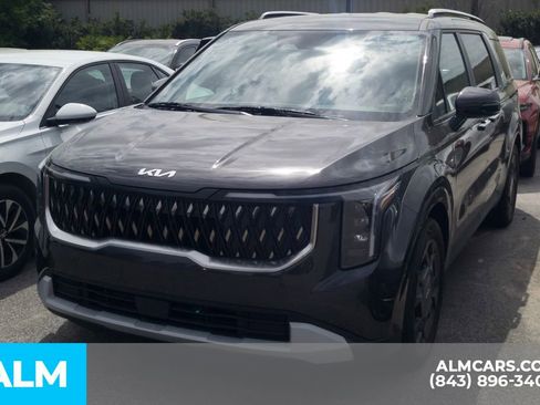 Used 2025 Kia Carnival EX image 17