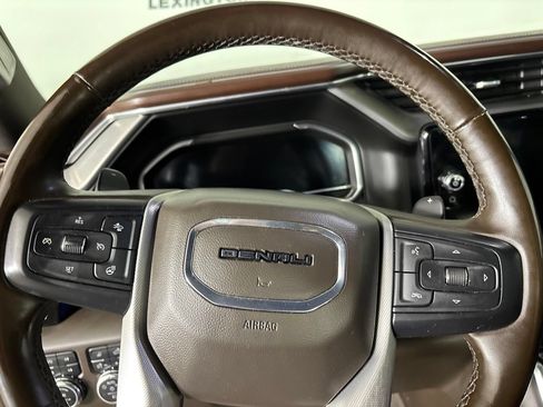 Used 2023 GMC Sierra 1500 Denali w/ Technology Package AWD/4WD image 13