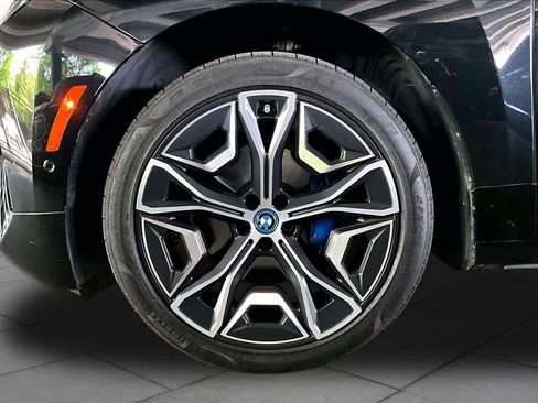 Used 2024 BMW iX xDrive50 w/ Premium Package AWD/4WD image 10